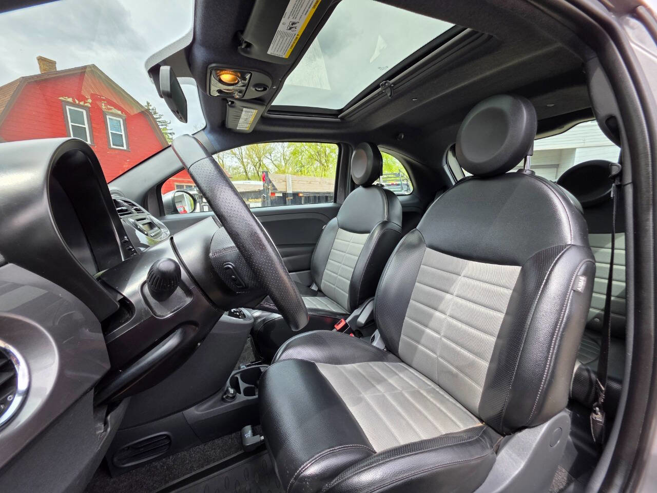 Used 2012 FIAT 500 Sport w/ Safety & Sound Pkg FWD image 8