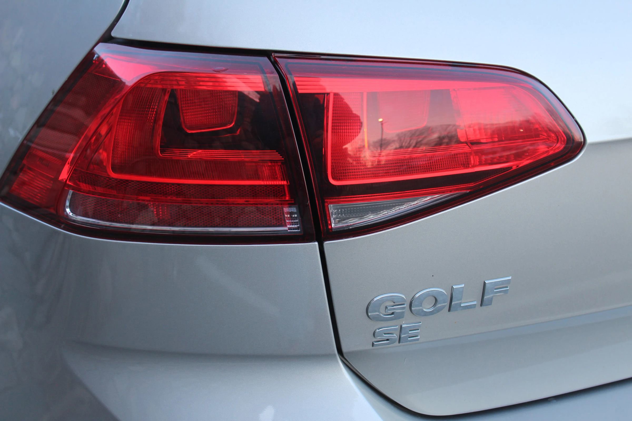 Used 2016 Volkswagen Golf SE w/ Lighting Package image 41