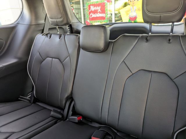 New 2026 Chrysler Pacifica Limited w/ S Appearance Package image 17
