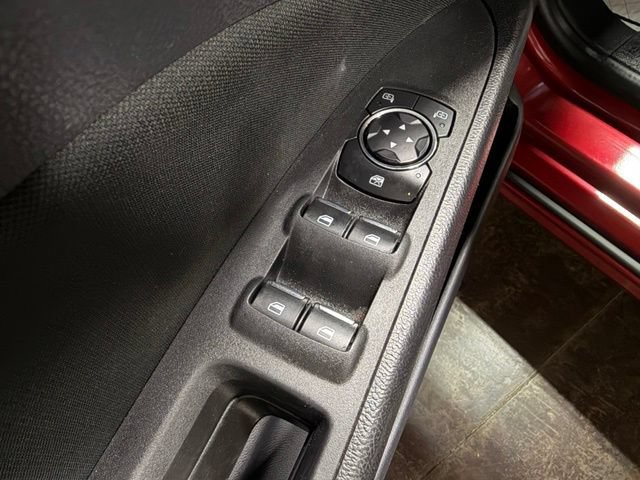 Used 2020 Ford Fusion SE FWD image 12