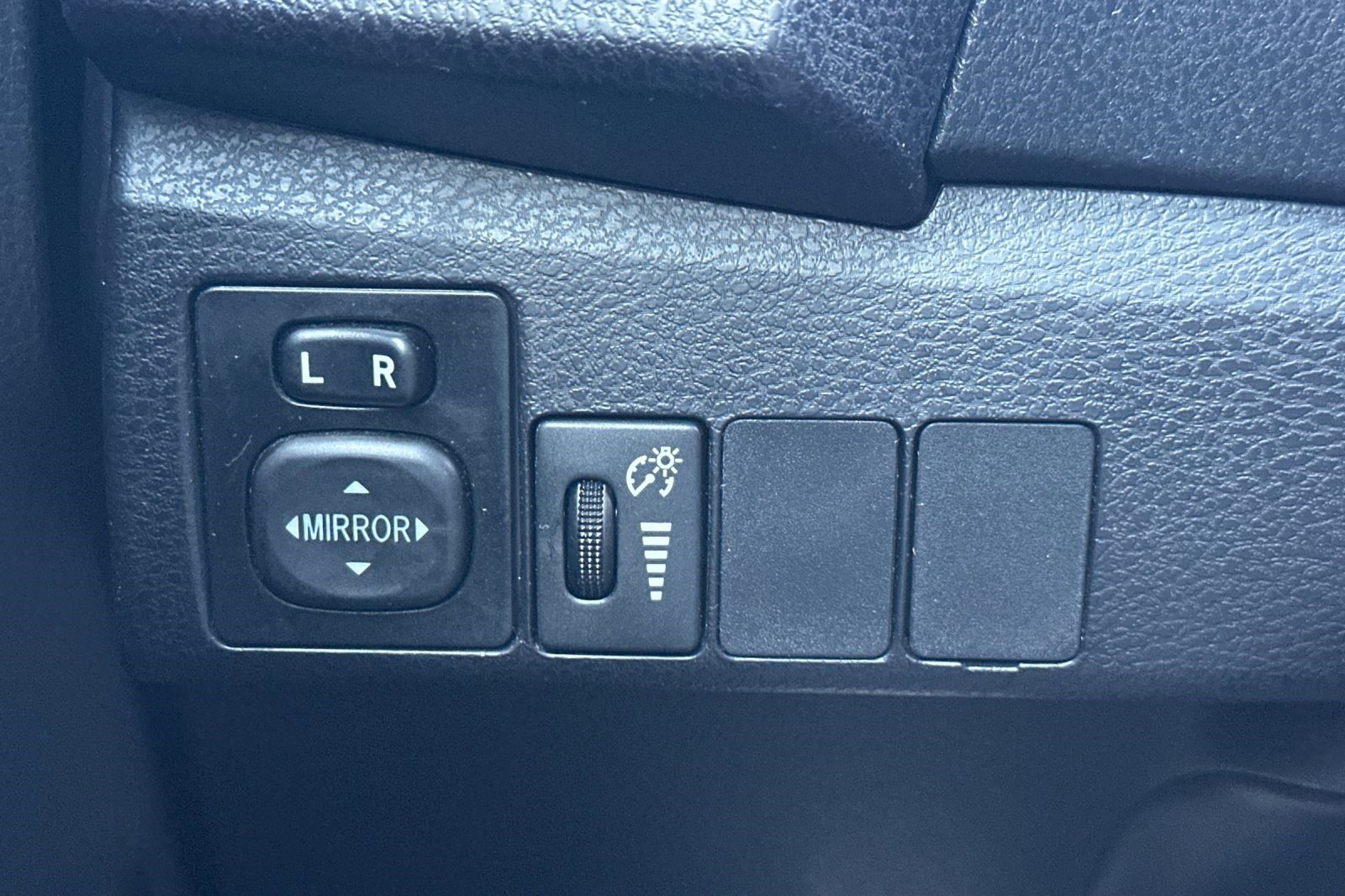 Used 2014 Toyota Corolla S image 33