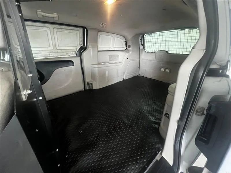 Used 2014 RAM C/V Tradesman image 12