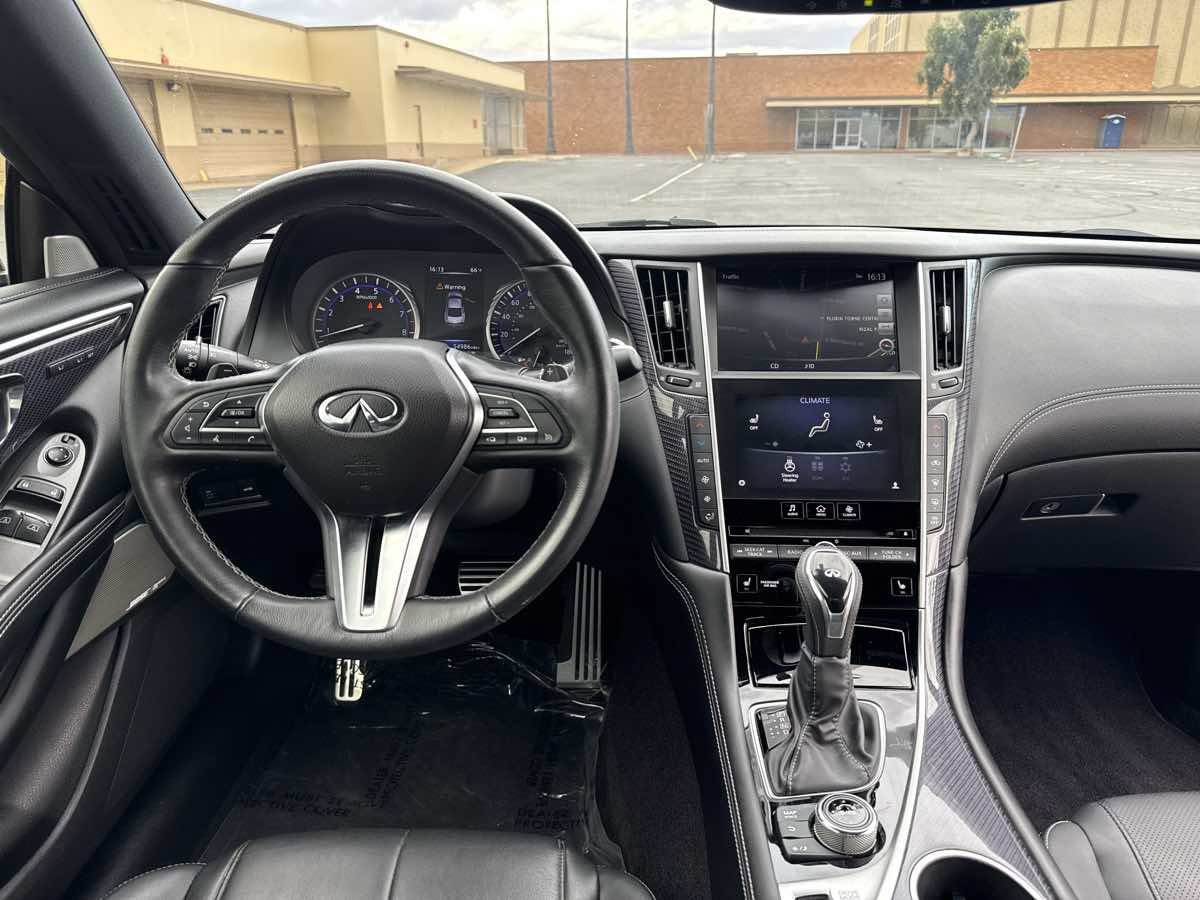 Used 2018 INFINITI Q60 Red Sport 400 w/ Sensory Package 3.0T Sport AWD/4WD image 17