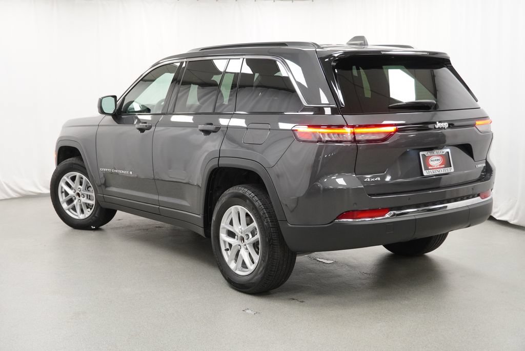 Used 2025 Jeep Grand Cherokee Laredo X AWD/4WD image 14