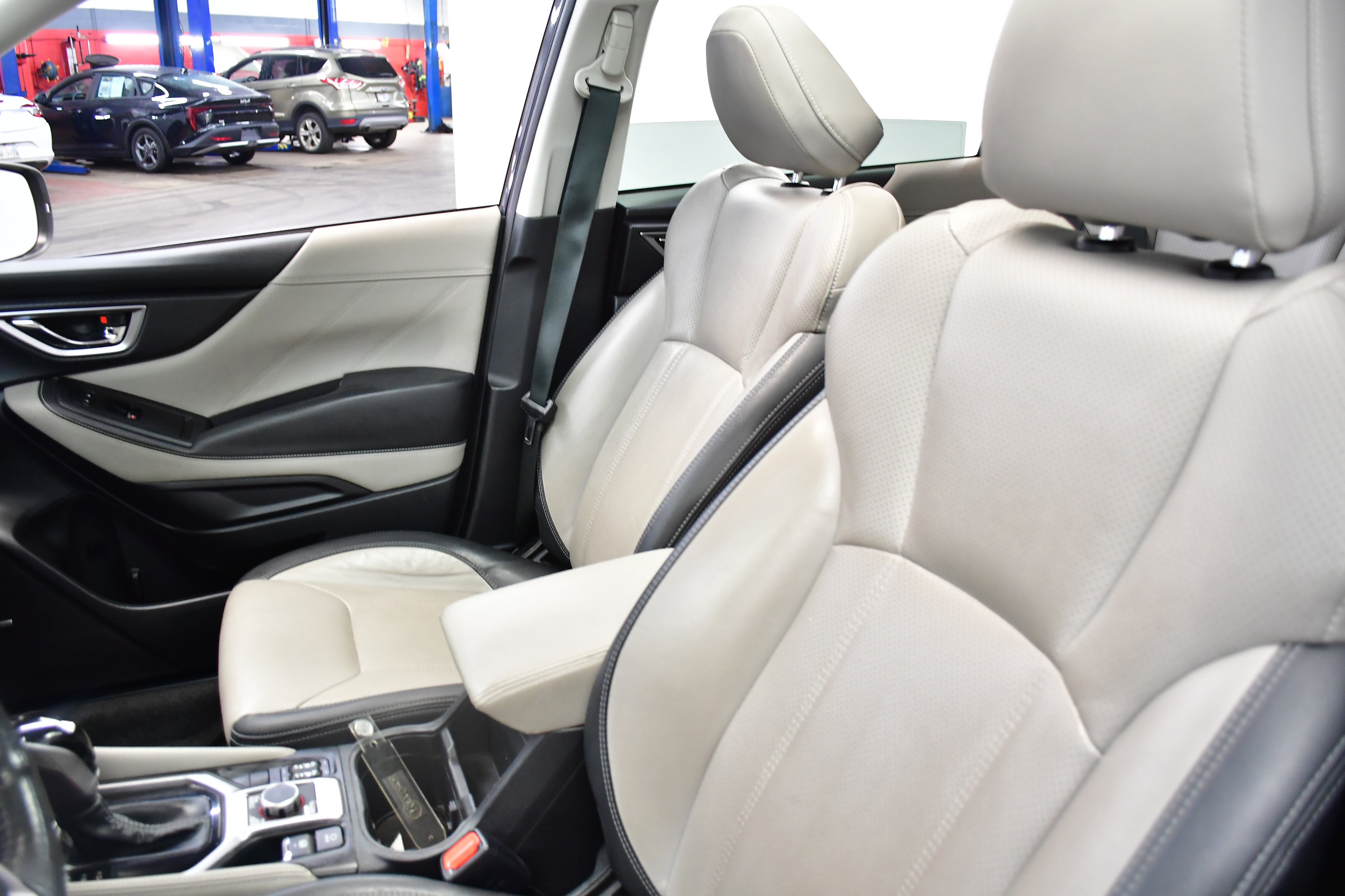 Used 2022 Subaru Forester Limited AWD/4WD image 9