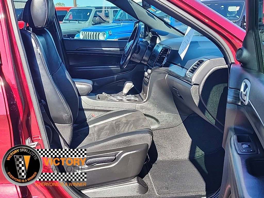 Certified 2022 Jeep Grand Cherokee Laredo X image 27