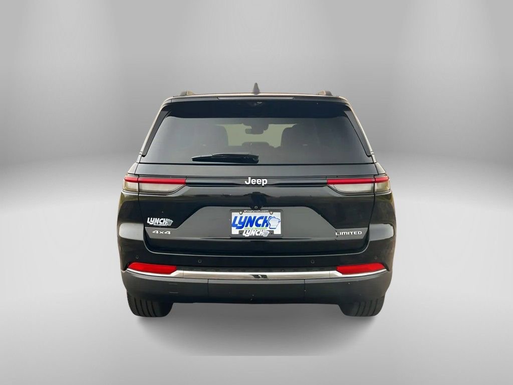 Used 2024 Jeep Grand Cherokee Limited w/ Luxury Tech Group II image 3