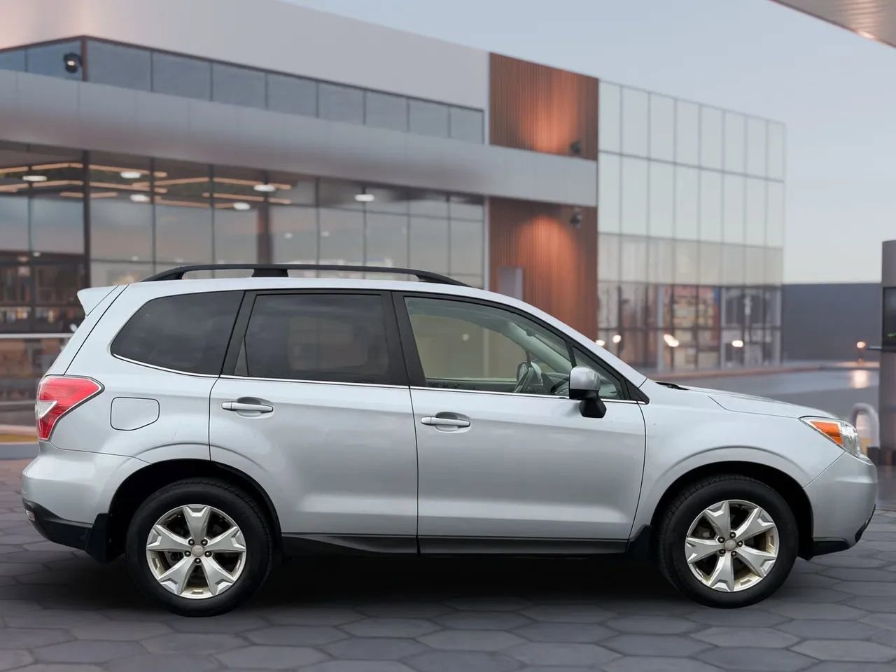 Used 2014 Subaru Forester 2.5i Limited image 12