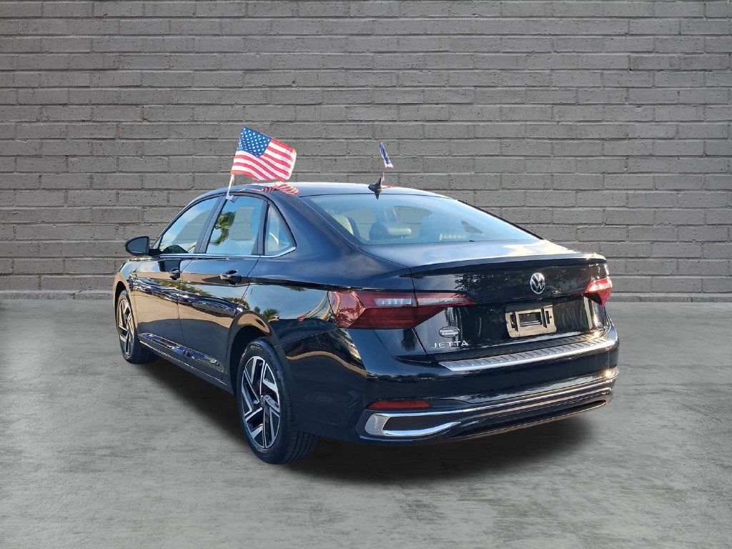 Certified 2024 Volkswagen Jetta SEL FWD image 9