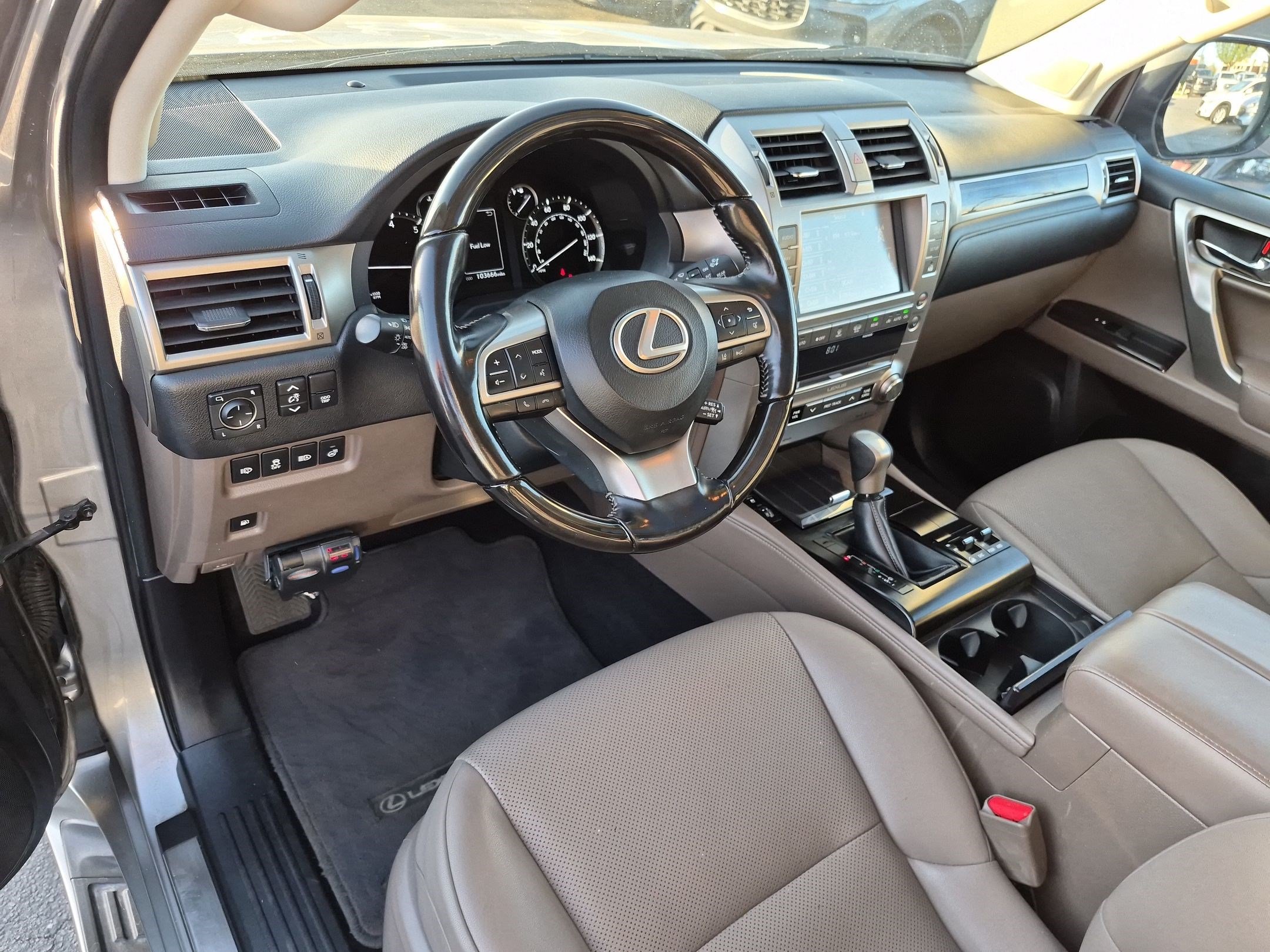 Used 2021 Lexus GX 460 Premium w/ Premium Package AWD/4WD image 16