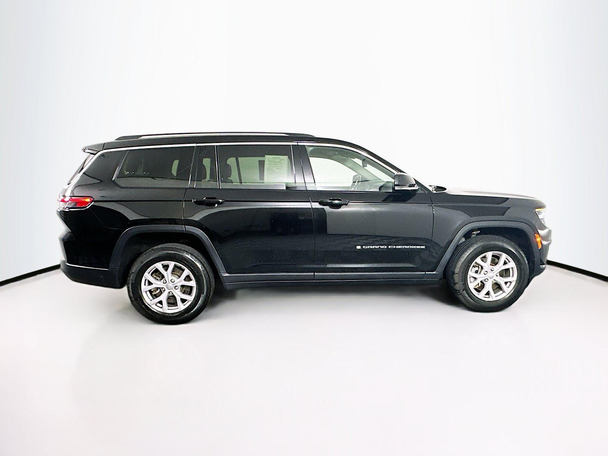 Used 2022 Jeep Grand Cherokee L Limited AWD/4WD image 10