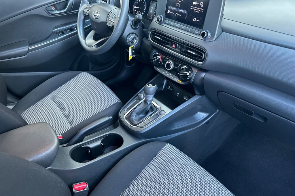 Used 2023 Hyundai Kona SE image 17