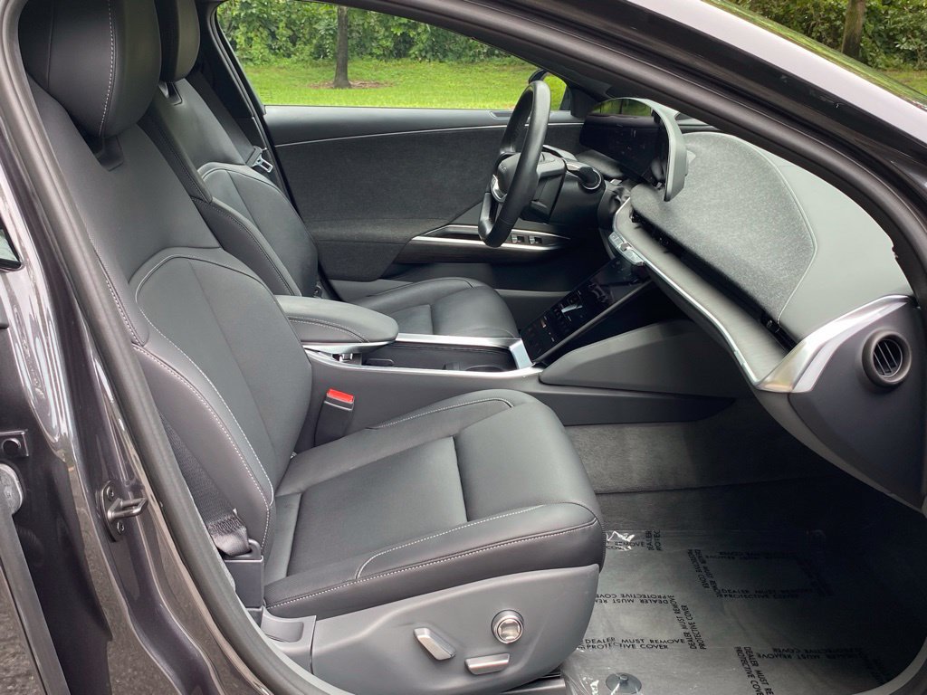 Used 2024 Lucid Air Pure RWD image 18