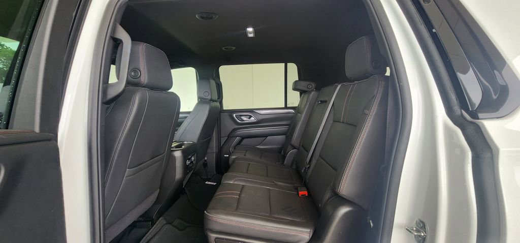 Used 2024 Chevrolet Suburban RST RWD image 19