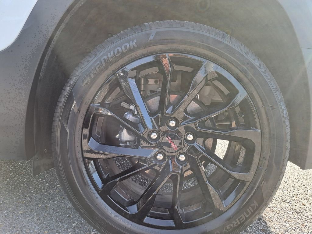 Used 2023 GMC Terrain SLT w/ Elevation Edition image 25