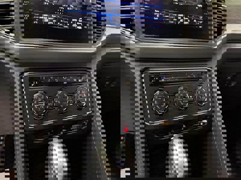 Used 2021 Volkswagen Atlas SE image 30