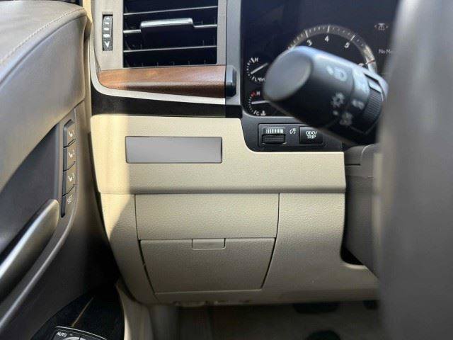 Used 2019 Lexus LX 570 4WD w/ Luxury Package image 21