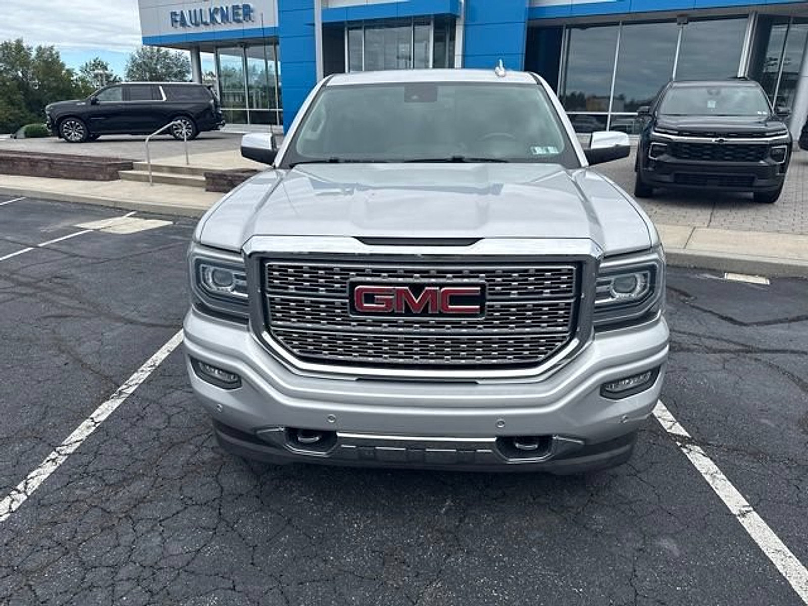 Used 2018 GMC Sierra 1500 Denali w/ Denali Ultimate Package AWD/4WD image 2