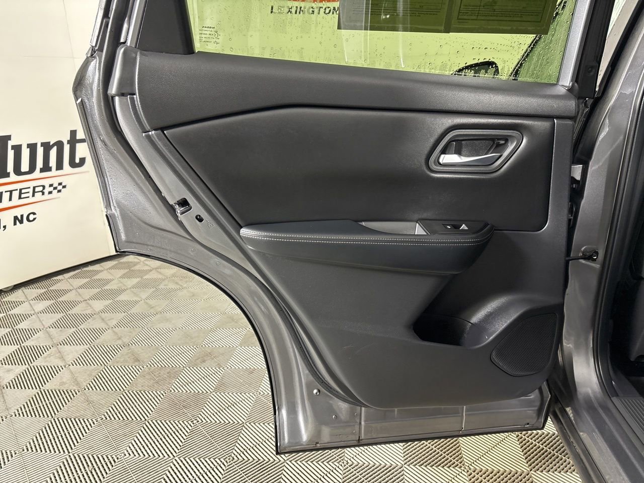 Used 2025 Nissan Rogue SV image 19