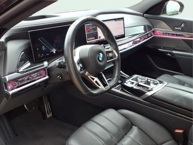 Used 2025 BMW 740i xDrive AWD/4WD image 8