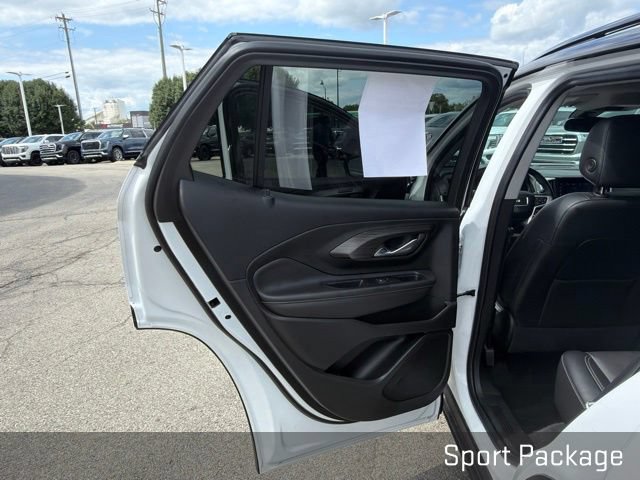 Used 2023 GMC Terrain SLT w/ Tech Package FWD image 28