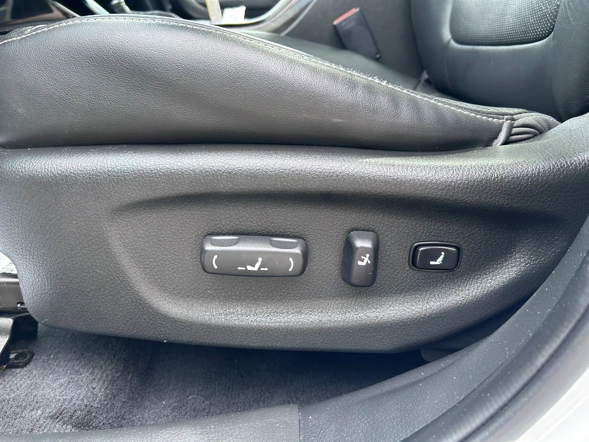 Used 2015 Kia Sorento SX image 24