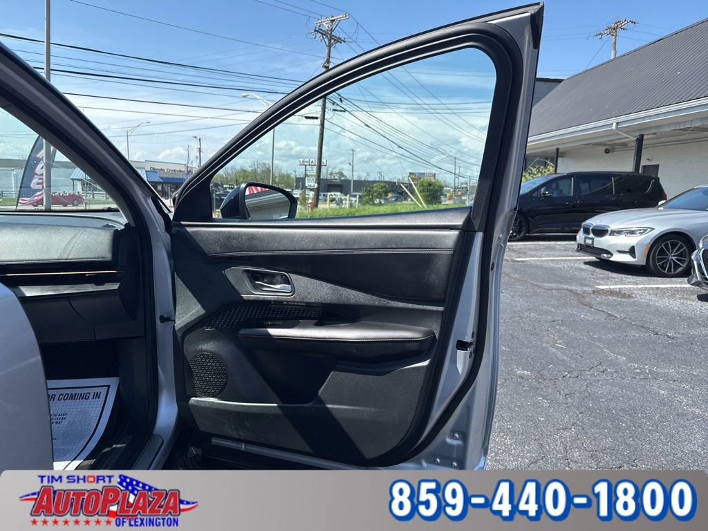 Used 2024 Nissan Ariya AWD image 27