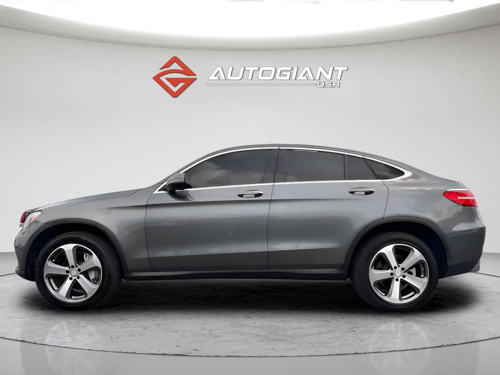 Used 2017 Mercedes-Benz GLC 300 4MATIC Coupe image 3