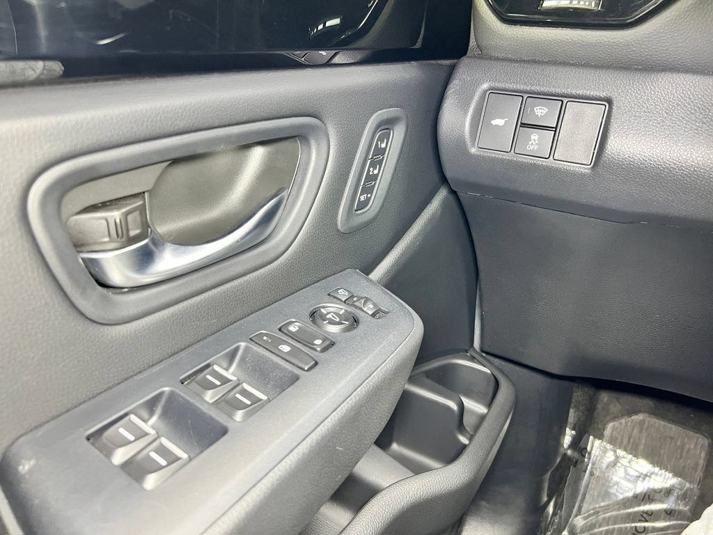 Used 2025 Honda Pilot TrailSport image 16