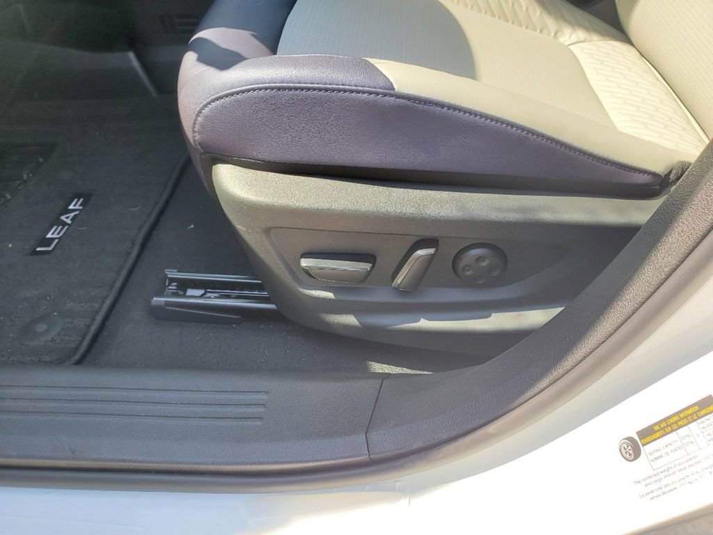 New 2026 Nissan Leaf Platinum+ w/ Cargo Package (Platinum+) FWD image 18