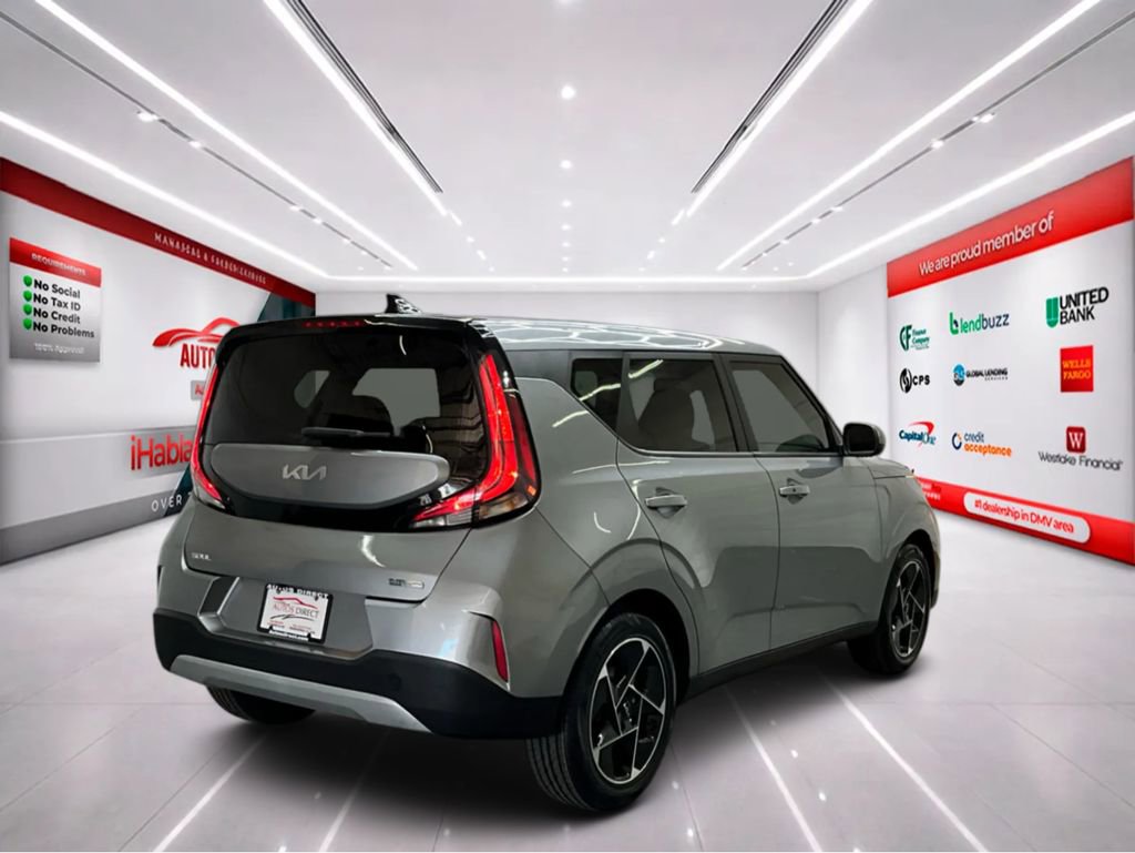 Used 2023 Kia Soul EX FWD image 7