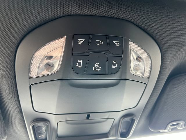 New 2027 Chrysler Pacifica Limited FWD image 30