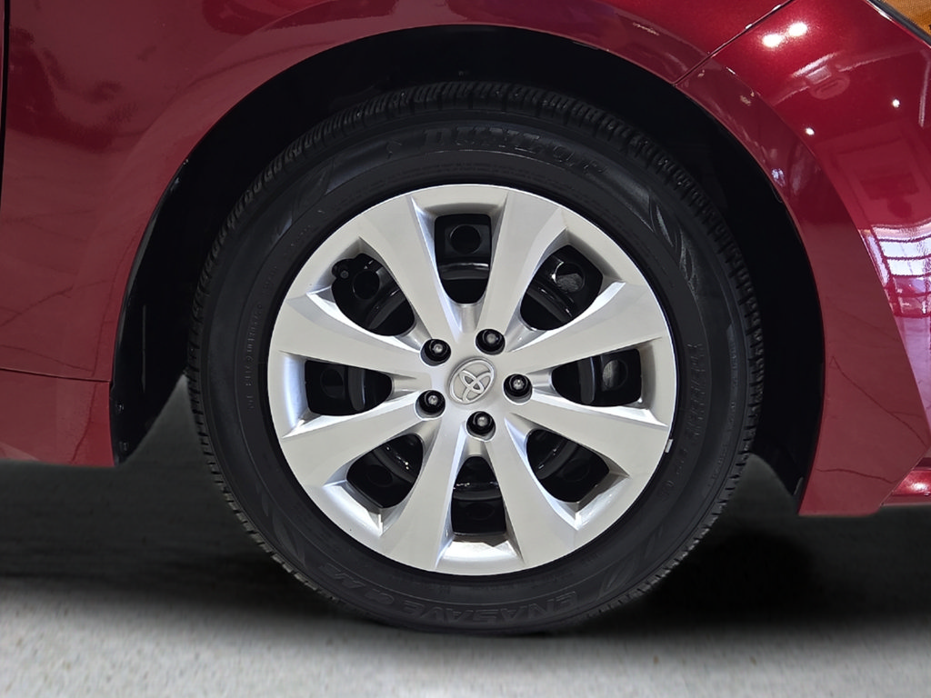 Certified 2025 Toyota Corolla LE FWD image 9
