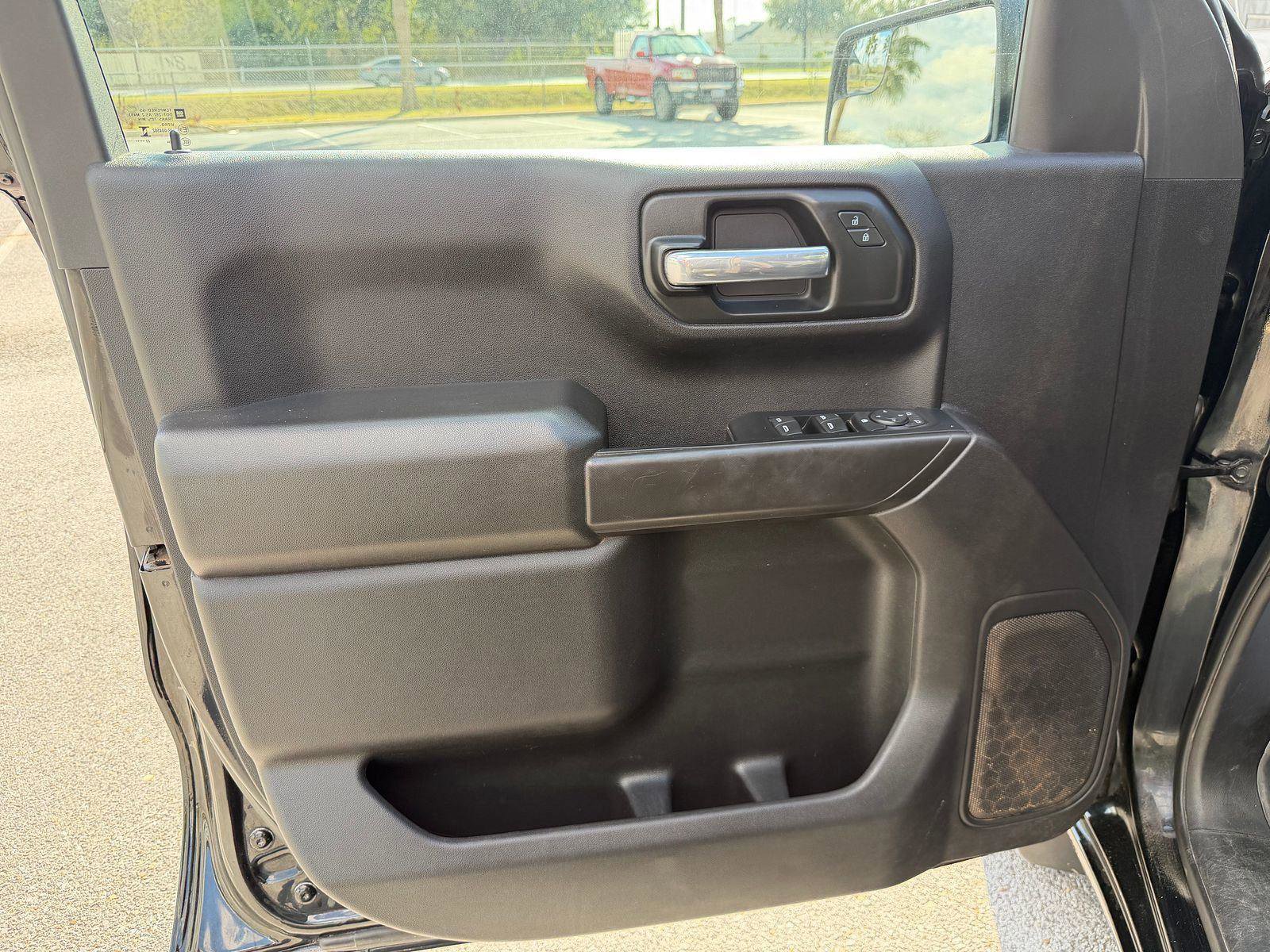 Used 2024 Chevrolet Silverado 1500 Custom image 6