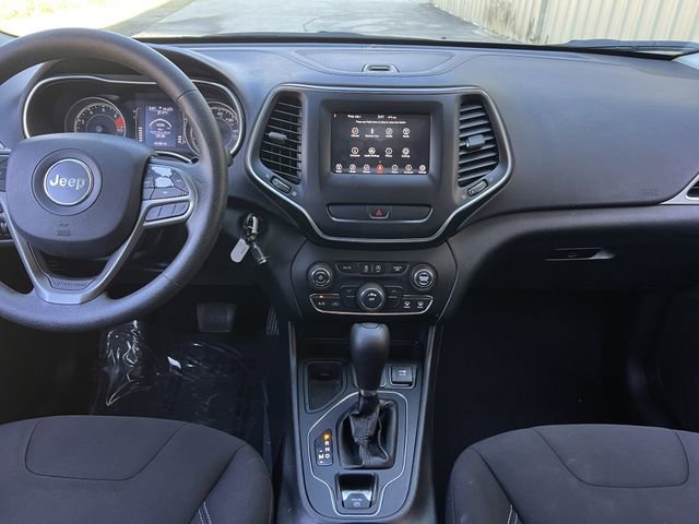 Used 2019 Jeep Cherokee Latitude w/ Popular Appearance Group image 15