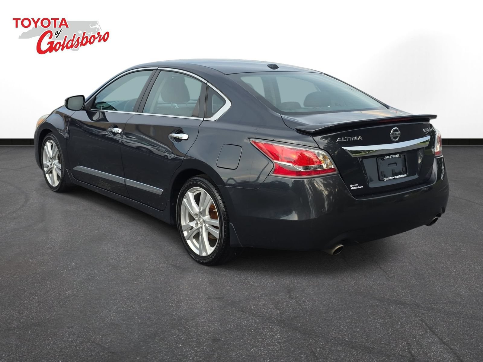 Used 2015 Nissan Altima 3.5 SL FWD image 7