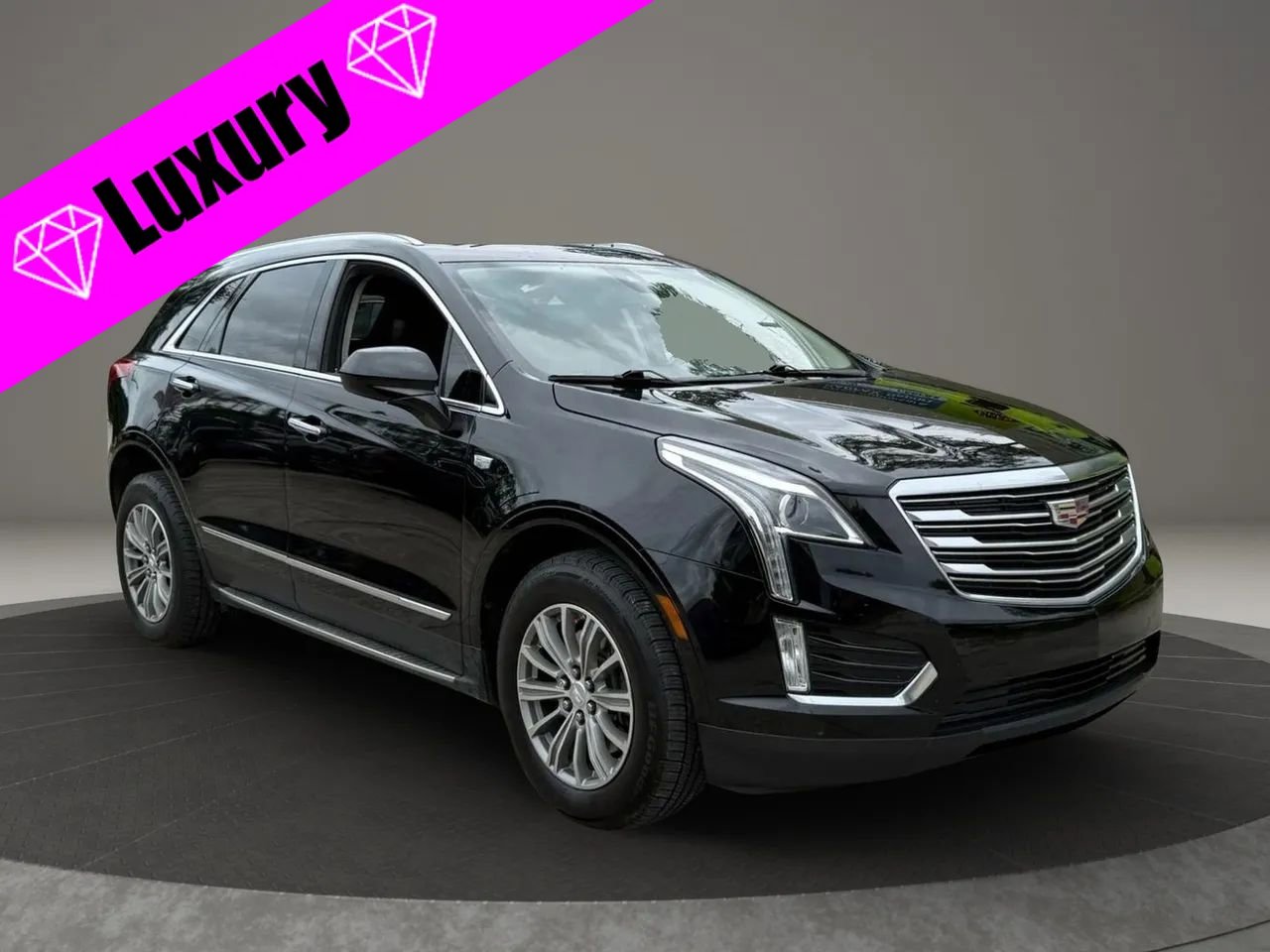 Used 2017 Cadillac XT5 Luxury w/ Driver Awareness Package FWD image 1