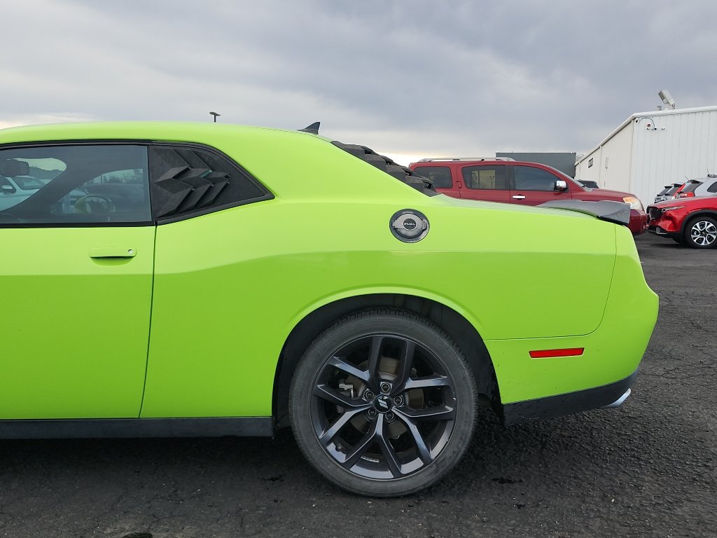 Used 2015 Dodge Challenger R/T w/ Quick Order Package 22B R/T RWD image 9