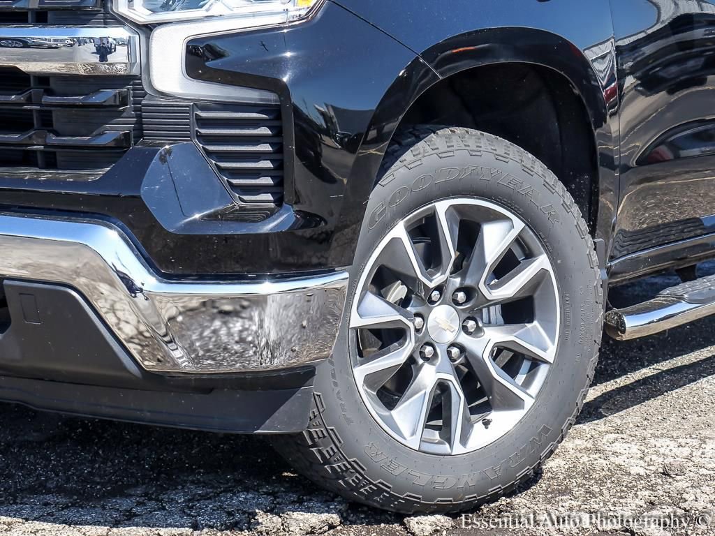 Used 2024 Chevrolet Silverado 1500 LT AWD/4WD image 5