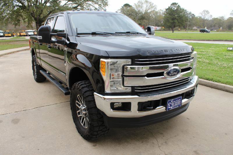 Used 2017 Ford F250 Lariat w/ FX4 Off-Road Package image 4