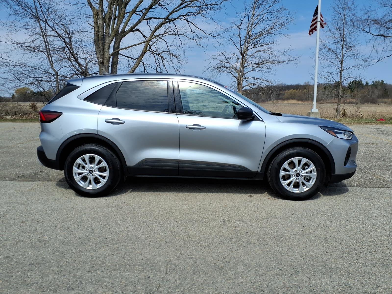 Certified 2023 Ford Escape Active w/ Tech Pack #1 AWD/4WD image 9