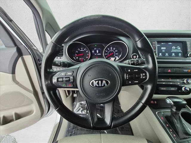 Used 2017 Kia Sedona LX w/ LX Essentials Premium Package FWD image 27