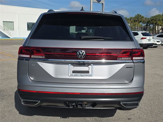 Used 2025 Volkswagen Atlas SE image 4
