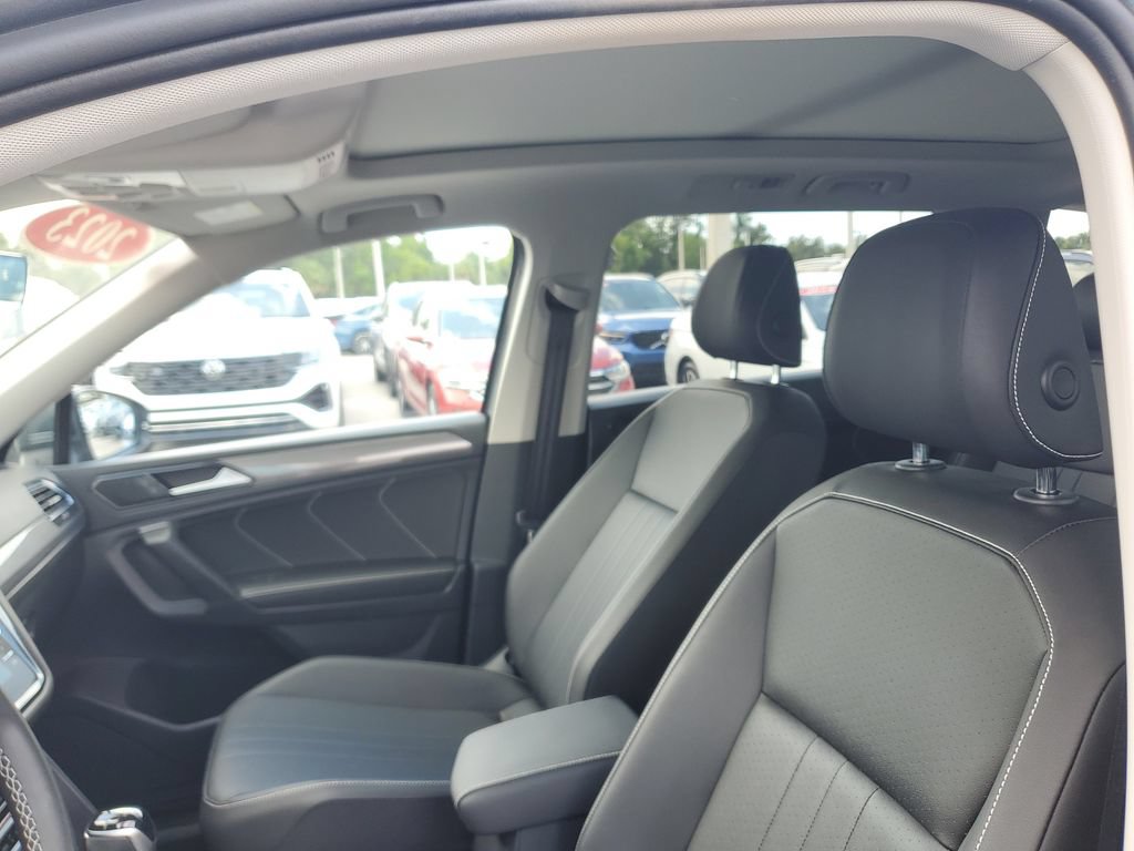 Certified 2023 Volkswagen Tiguan SE w/ Panoramic Sunroof Package FWD image 22