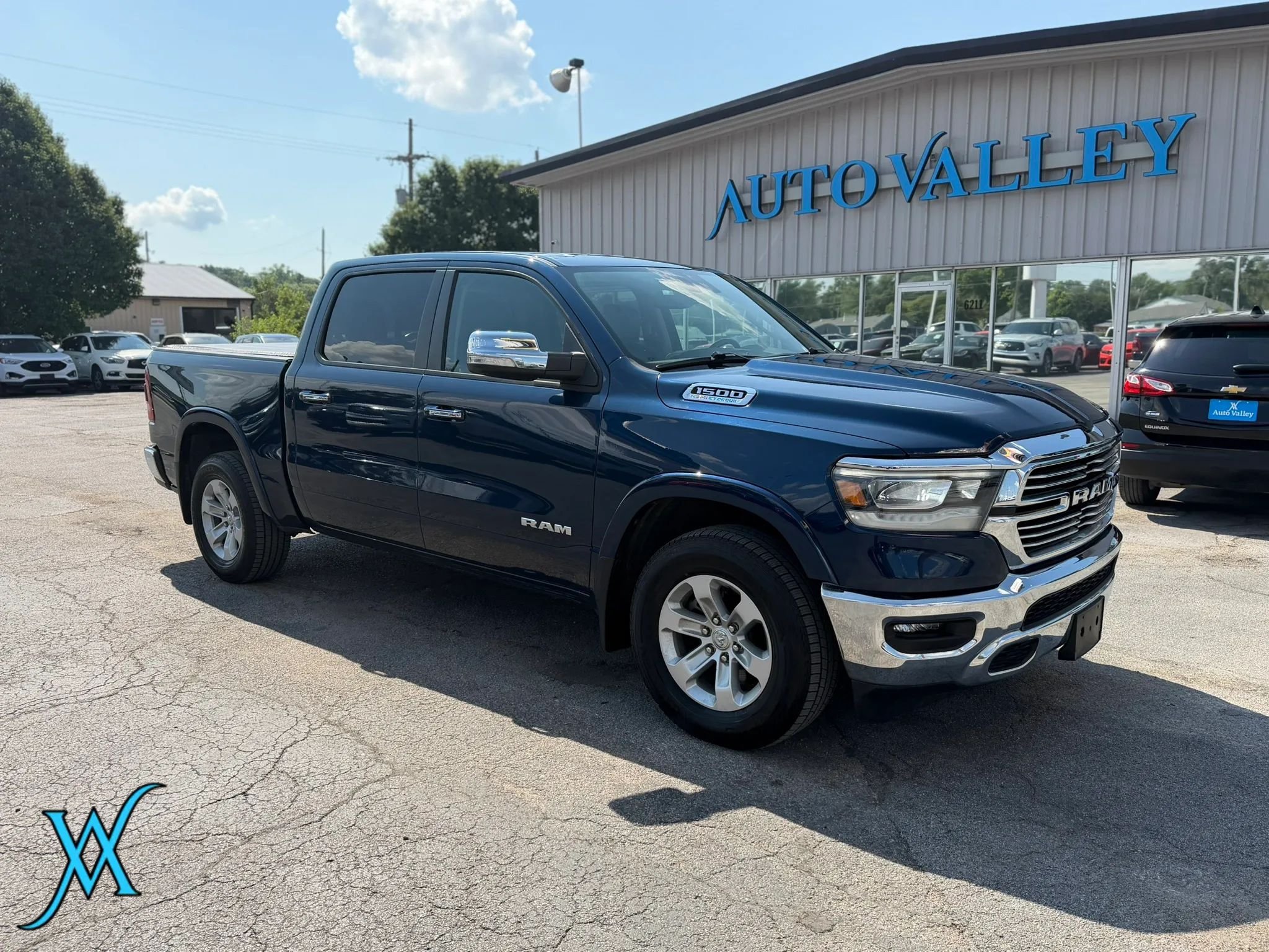 Used 2022 RAM 1500 Laramie AWD/4WD image 1