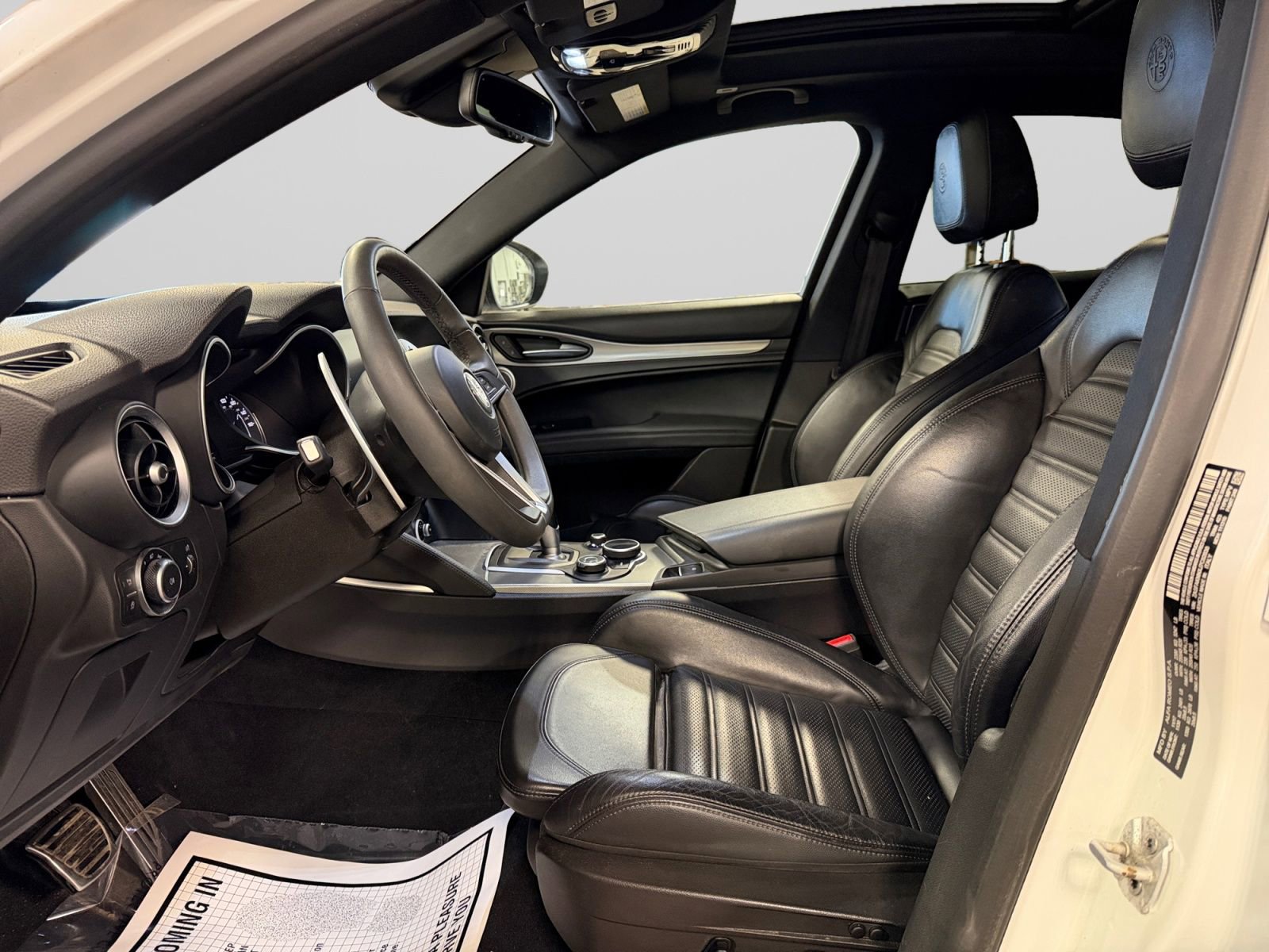 Used 2018 Alfa Romeo Stelvio Ti Sport image 11
