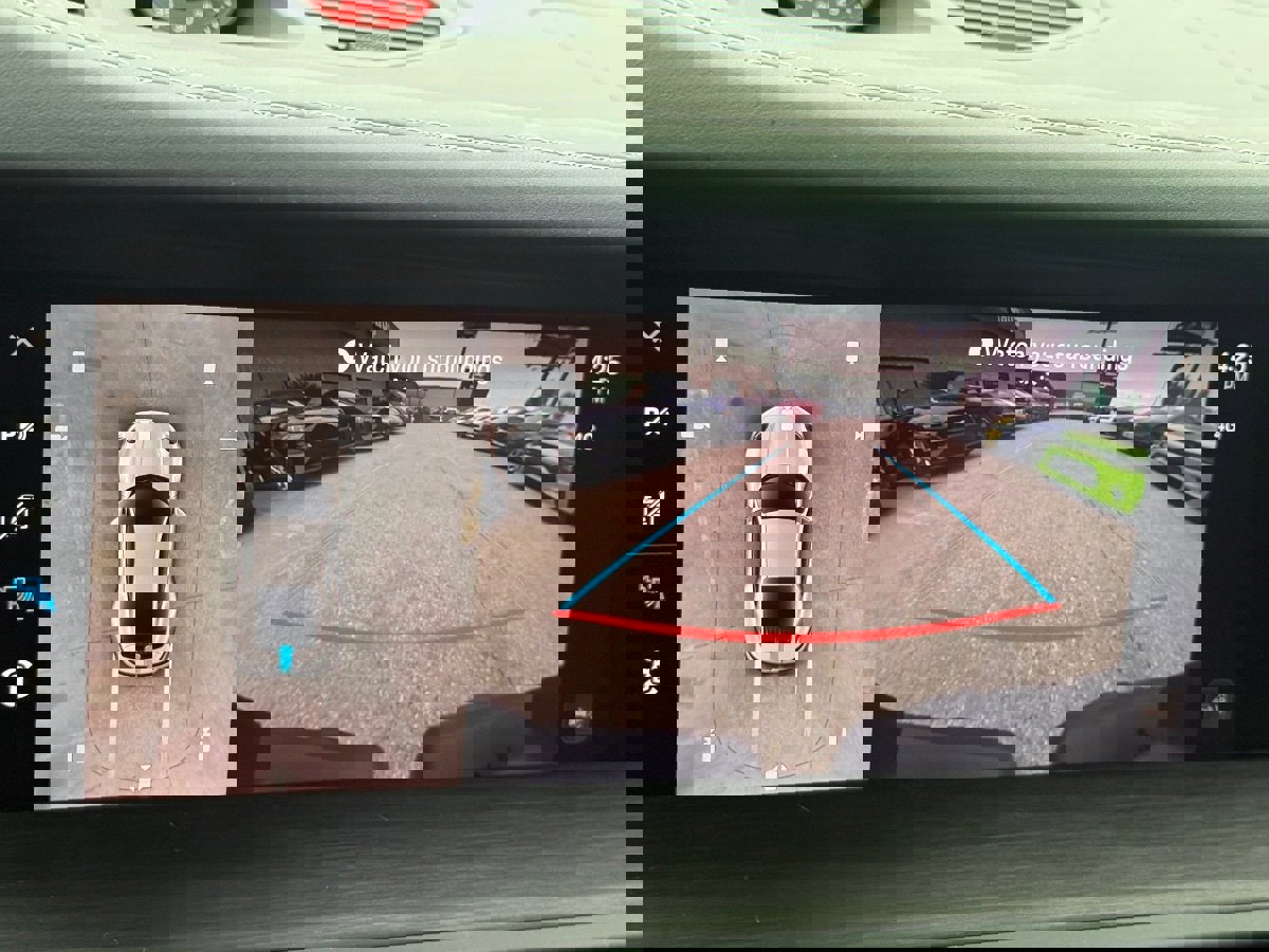 Used 2025 Porsche 911 Carrera 4 GTS image 33