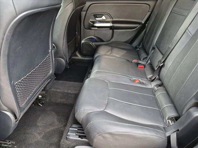 Used 2023 Mercedes-Benz GLB 250 4MATIC w/ Premium Package image 19