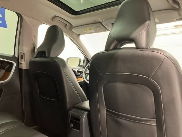 Used 2017 Volvo XC60 T6 Inscription w/ Protection Package AWD/4WD image 34