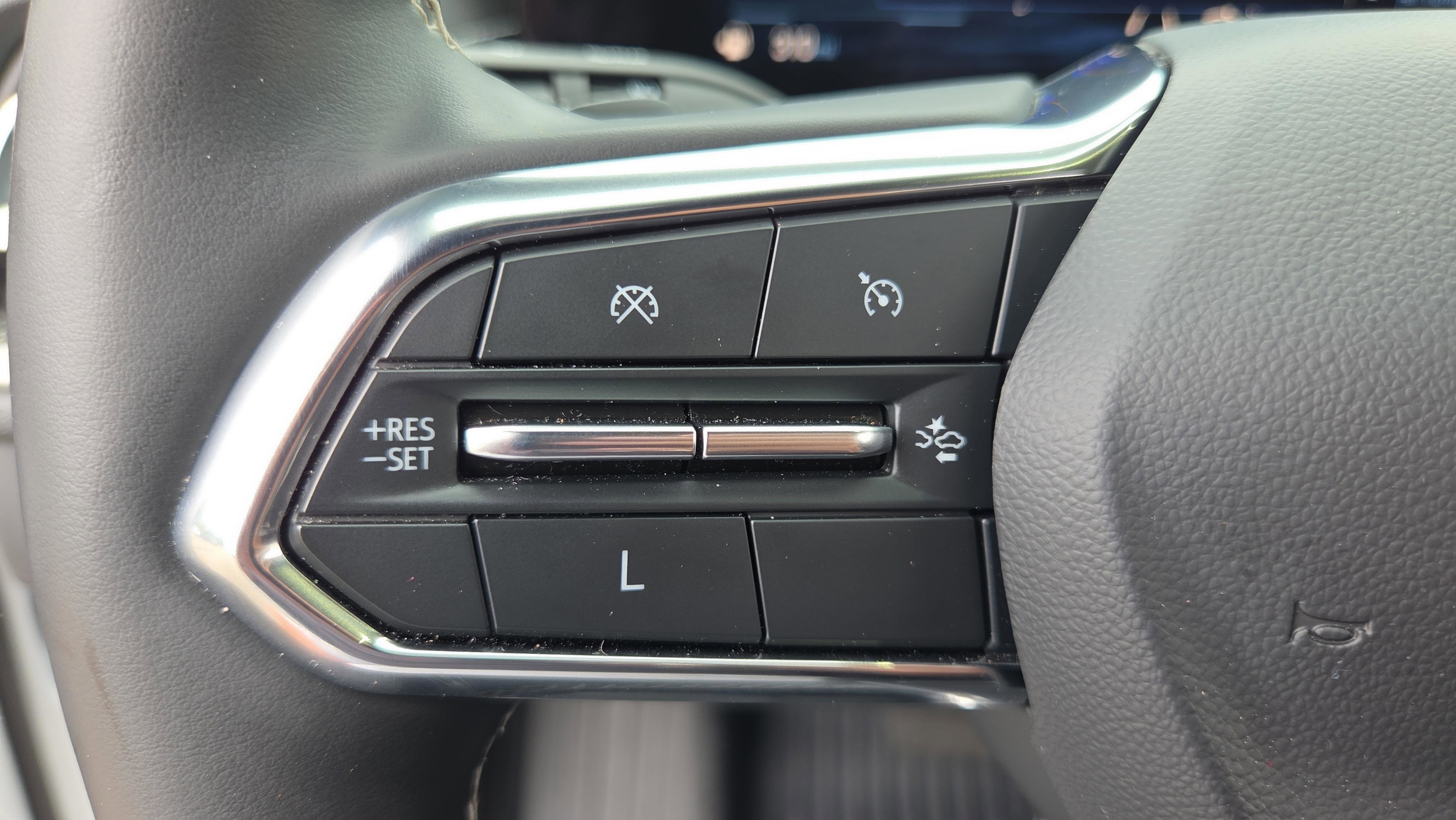 Used 2025 Chevrolet Traverse LT w/ Sun and Wheel Package FWD image 23